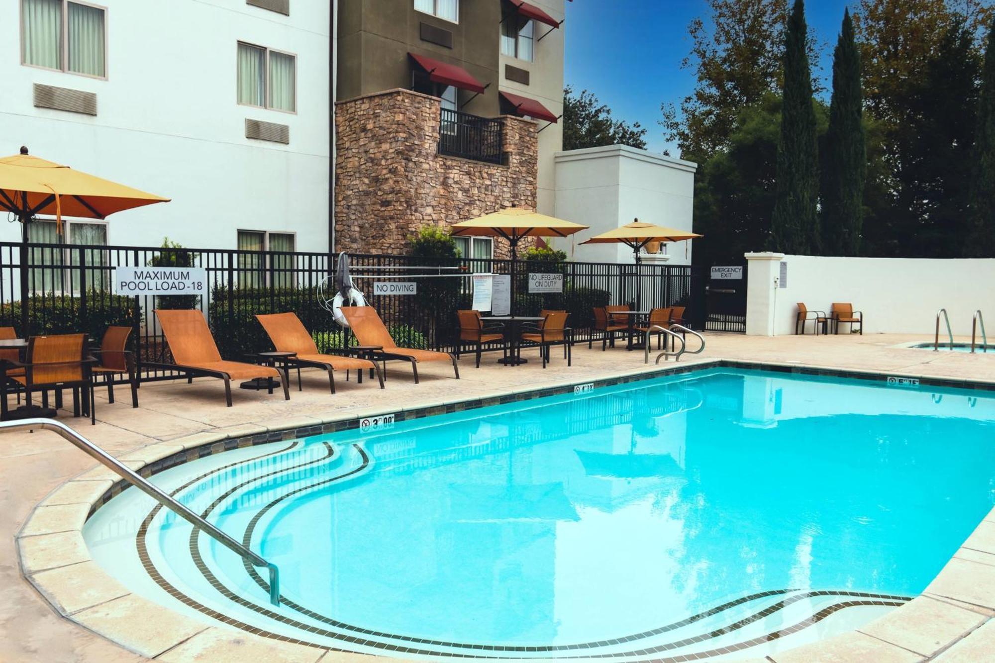 Courtyard By Marriott Paso Robles Hotel Exterior photo
