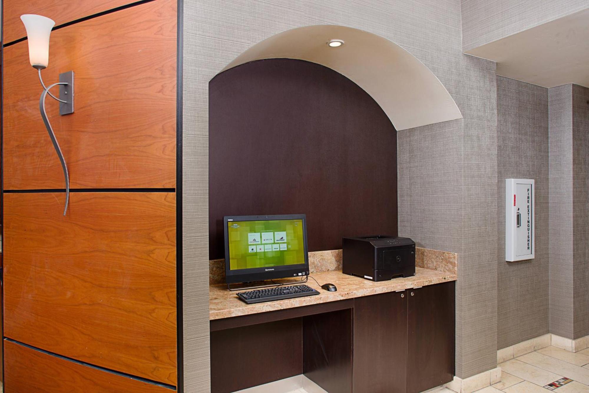 Courtyard By Marriott Paso Robles Hotel Exterior photo