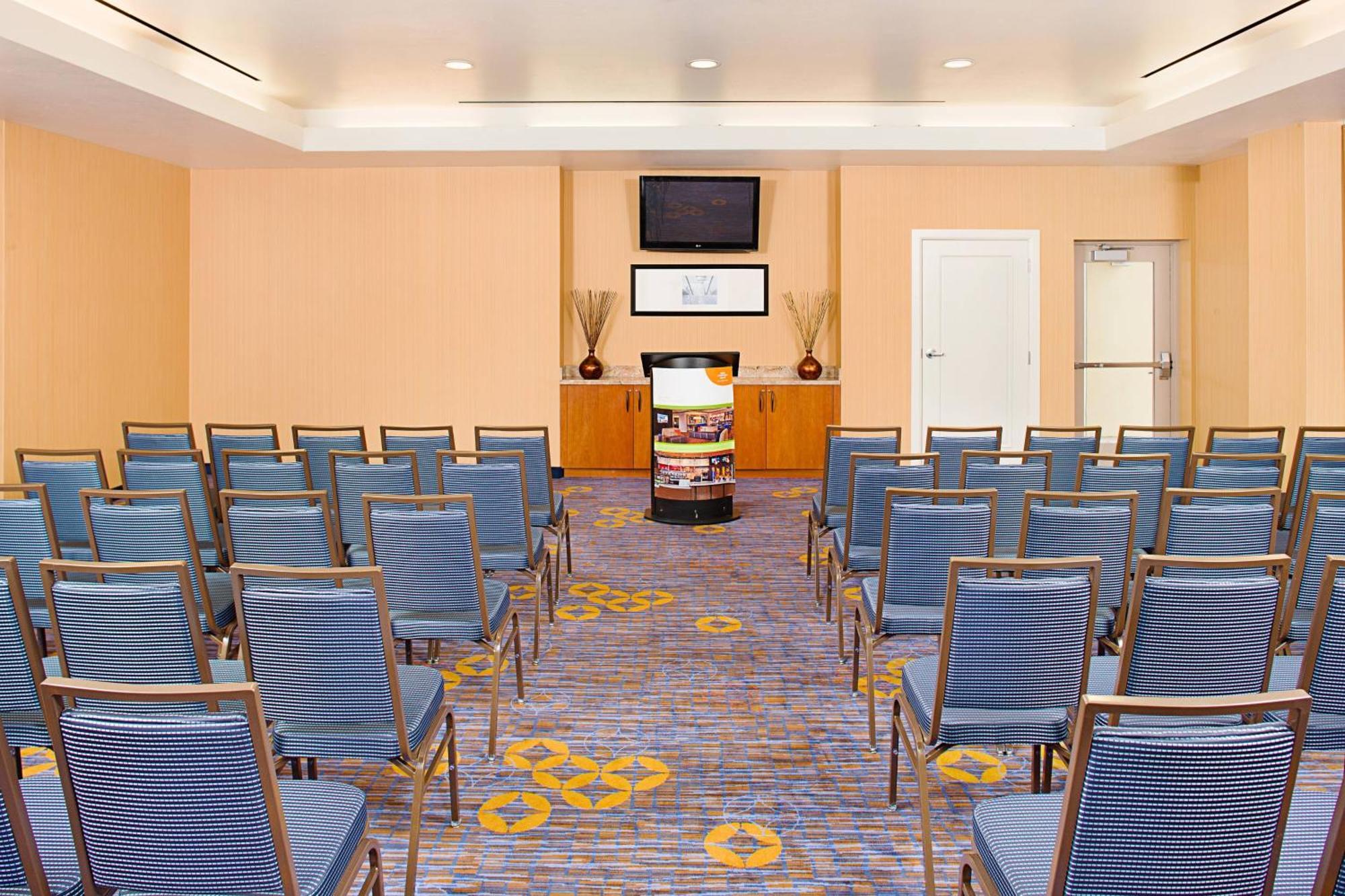 Courtyard By Marriott Paso Robles Hotel Exterior photo