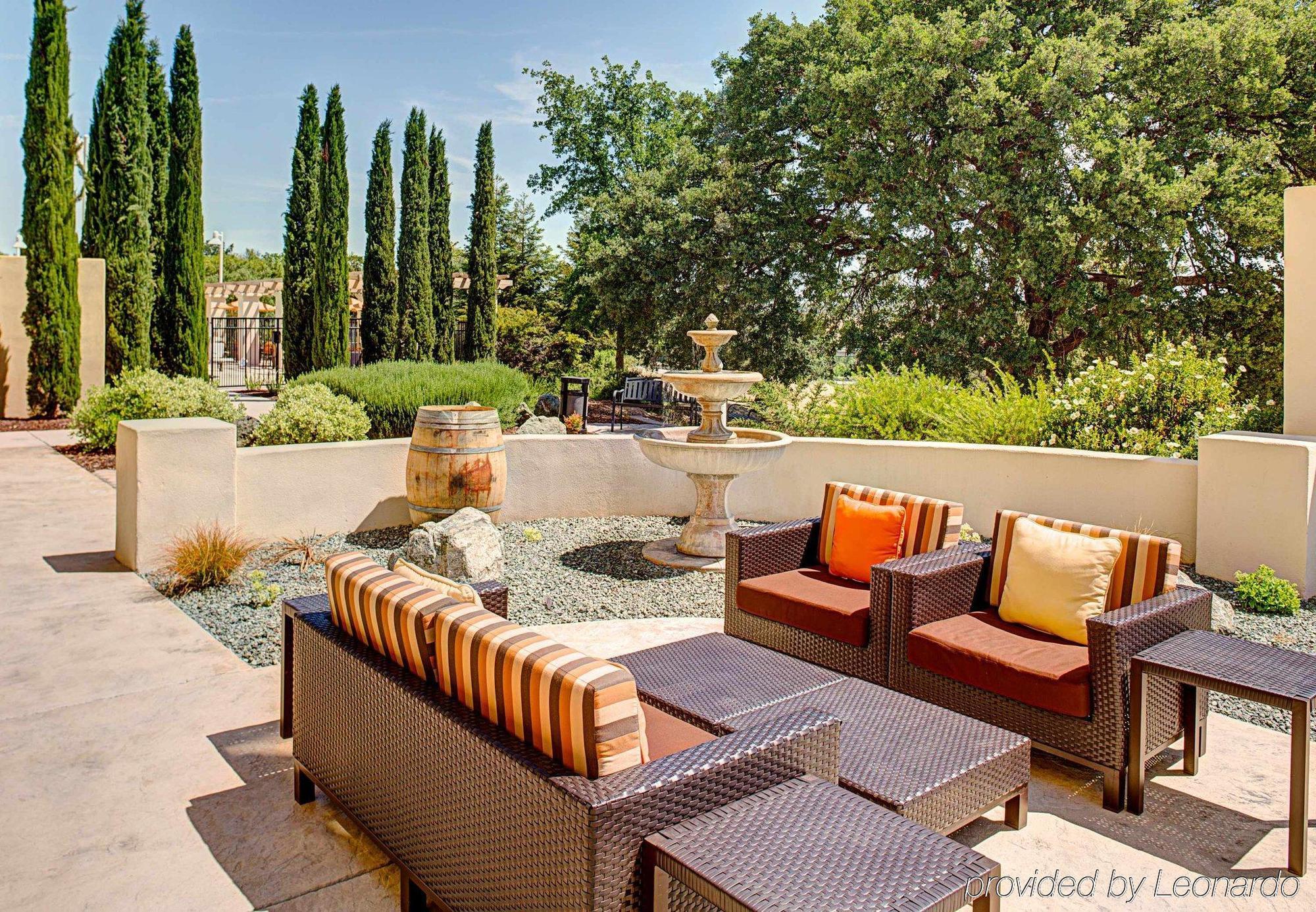 Courtyard By Marriott Paso Robles Hotel Exterior photo